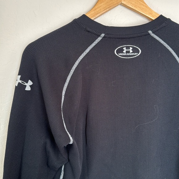 Under Armour long sleeve waffle crewneck (small) - Picture 4 of 5